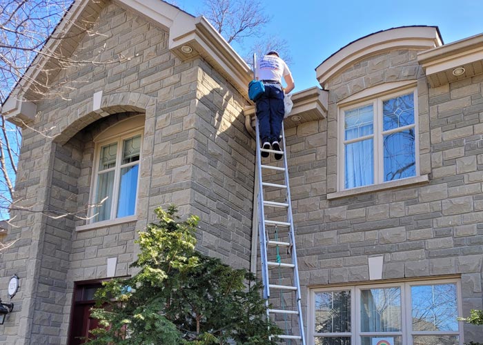 exterior window cleaning